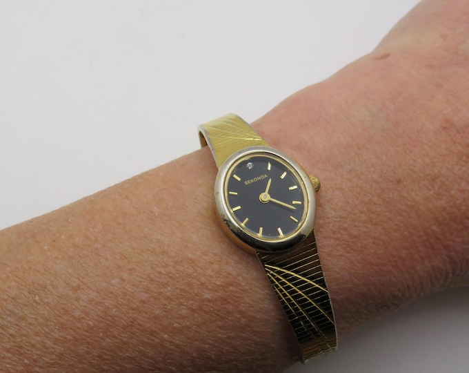 Vintage wrist watch / womans diamond black dial watch /  vintage sekonda watch /  oval watch / ladies watch (t12)