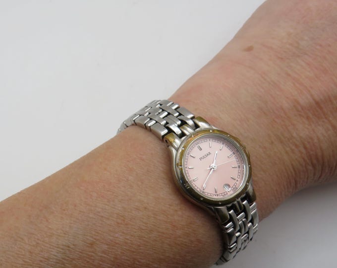 vintage Pulsar by seiko pink watch / 6.8" wrist size / vintage dive watch / Japan watch / vintage Watch / watch  ladies watch u19