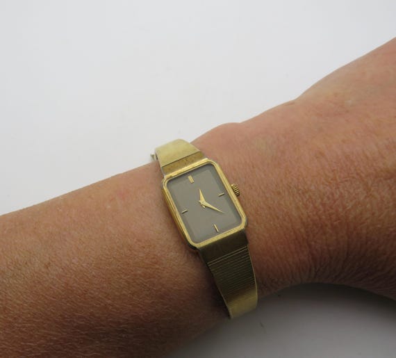 vintage watch / vintage pulsar by seiko wrist watch / womans gold watch / wrist 6.3" watch / vintage sport  / watch / ladies watch (x13)