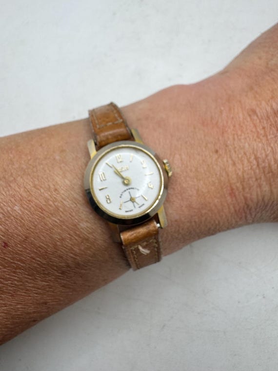 Vintage Zenith Mechanical Watch – sub dial, Swiss Made Antimagnetic – Classic Mid-Century Timepiece J20