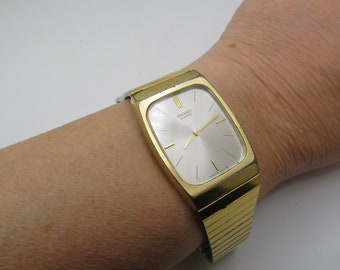 Vintage Seiko 7430-5560 Tank Quartz Watch, 24.7mm Case, Gold Tone Bracelet, Running With New Battery - Etsy Vintage Seiko 7430-5560 Tank Quartz Watch, 24.7mm Case, Gold Tone Bracelet, Running With New Battery - Etsy