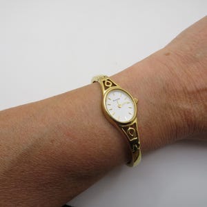 Vintage Gold dress watch / Quartz watch /  white dial Watch /  Womans Watch /  Gift for her (w23)