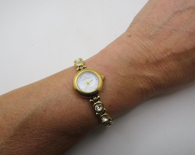 Vintage gold watch  / diamond watch /  Quartz watch / Ladies Dress Watch /  womans Watch /  Gift for her (y11)