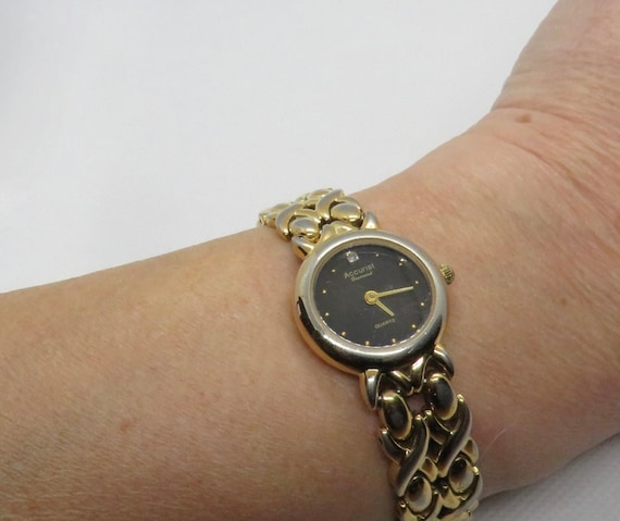 vintage watch / Diamond  Watch / Accurist watch / Vintage watch / quartz watch / Gold watch / womans watch / vintage ladies  (RB350)