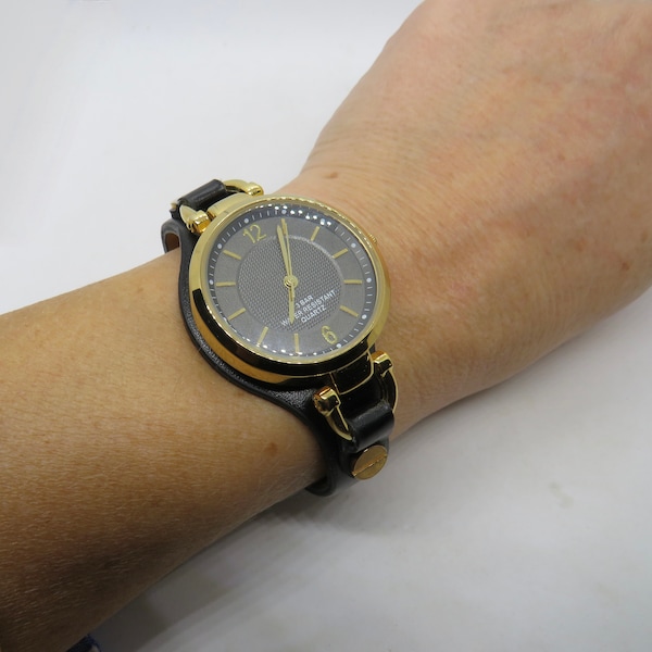 vintage leather cuff watch / Lucy horse shoe watch / oversized watch / unisex / quartz Watch / watch / vintage watch