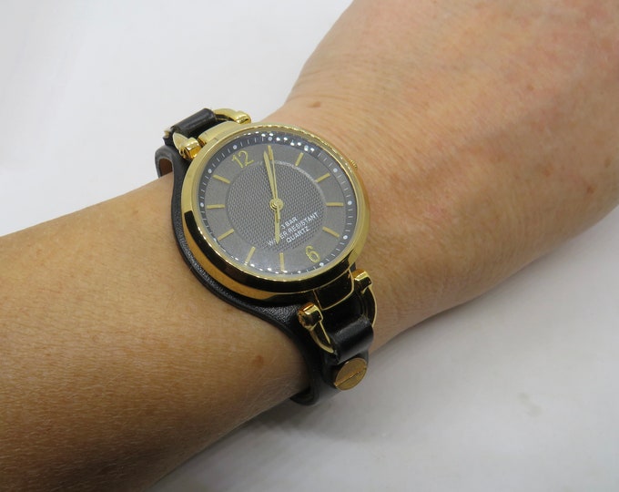 vintage leather cuff watch / Lucy horse shoe watch / oversized watch / unisex / quartz Watch / watch / vintage watch