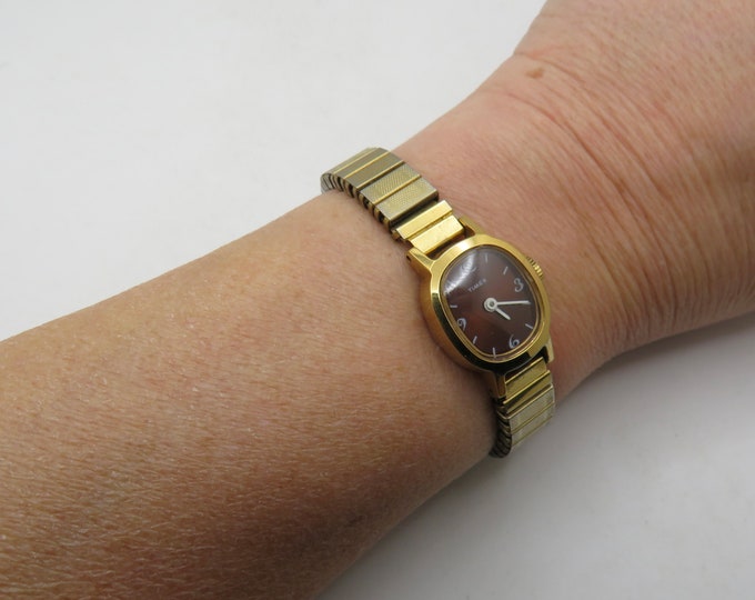 vintage Timex watch / gift for her / vintage wrist watch / mechanical watch / vintage watch / vintage 60s / womans watch (q28)