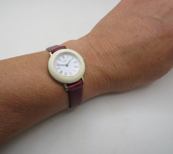 vintage Swiss watch / gift for her / vintage wrist watch / mechanical watch / vintage watch / vintage 60s / womans  watch (n10)