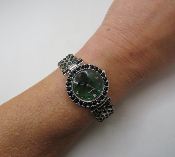 Vintage Green Dial Ladies Watch: Steel Bracelet, Quartz Movement (BB1)