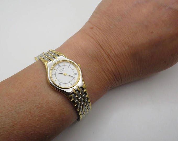 Vintage gold two tone watch / Citizen sports watch /  gold Dress Watch / womens Watch /  Gift for her (v30)