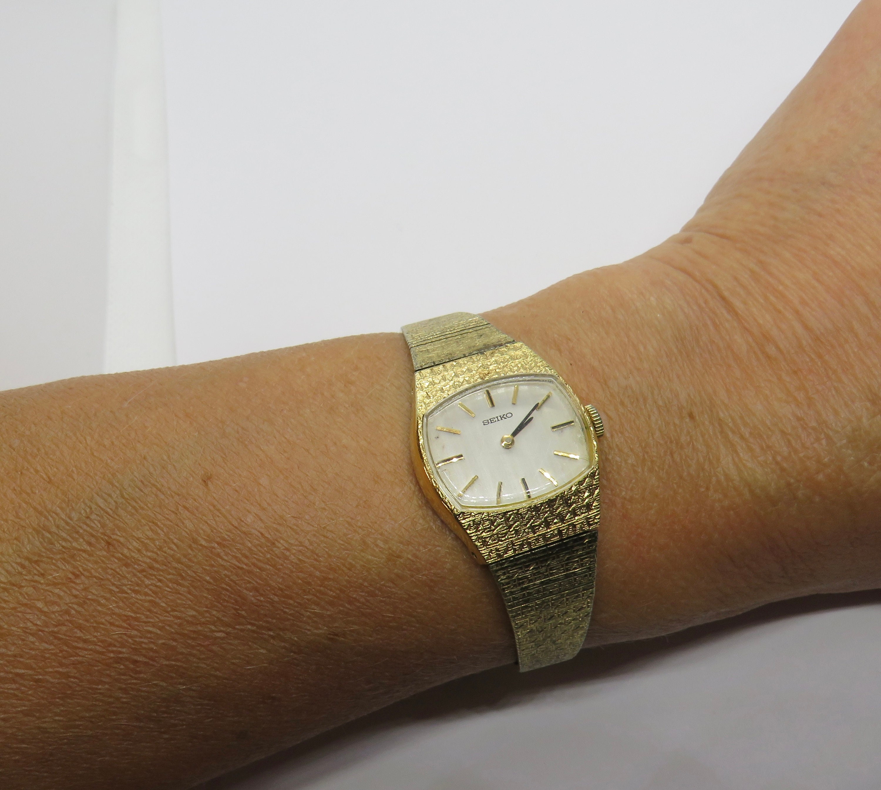 Vintage Seiko / Mechanical Watch / Seiko Hand Wind / 17 Jewels - Etsy  Finland