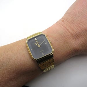 Vintage rectangle watch / tank Watch 8" wrist max  / gold watch / quartz watch / Vintage Japan Watch / Made in France / f2
