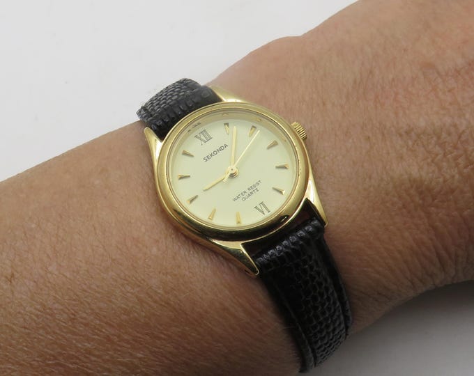vintage gold watch / vintage womans  90s watch / sekonda watch / vintage Watch / watch ladies  watch (y16)
