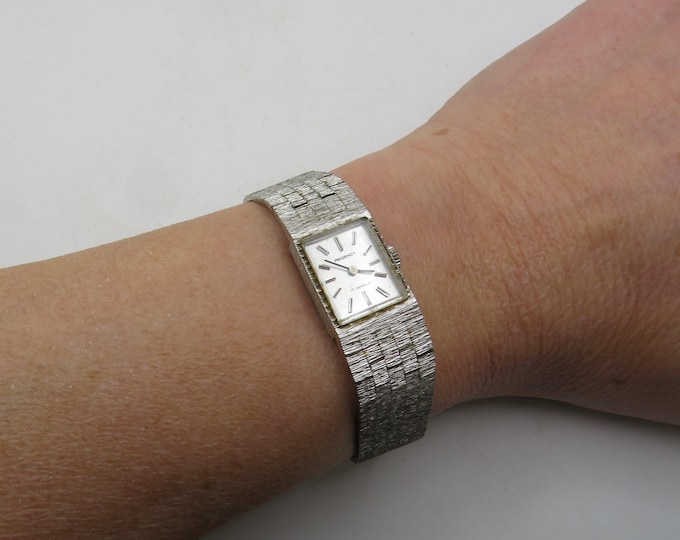 vintage Swiss watch / gift for her / Small wrist watch / mechanical watch / vintage watch / vintage 60s / womans  watch (a14)