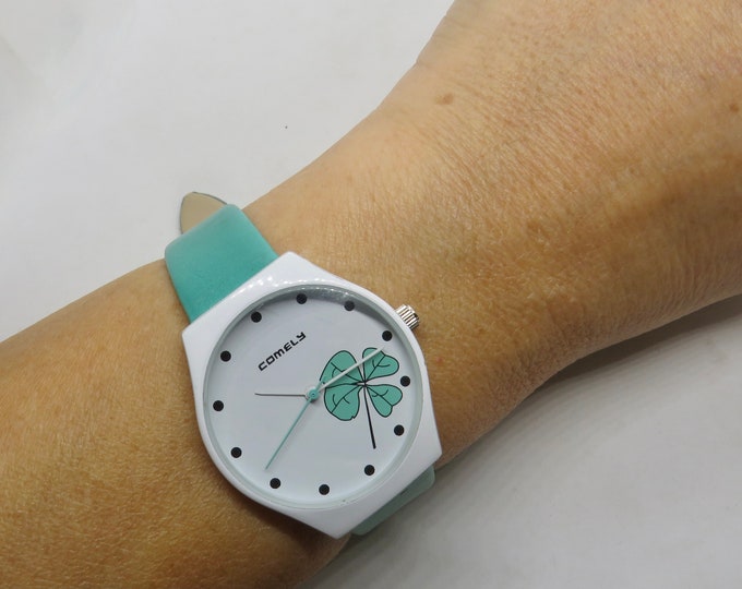 Vintage oversized  watch / large White 4 leaf clover dial Quartz watch / womans Dress Watch /  ladies Watch /  Gift for her
