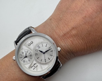 Dual Time Armbanduhr, Herren Quartz Q&Q von Cicher