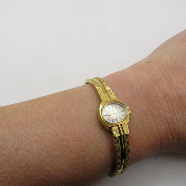 vintage Swiss watch / gift for her / vintage wrist watch / mechanical watch / vintage watch / vintage 60s / womans  watch (e13)