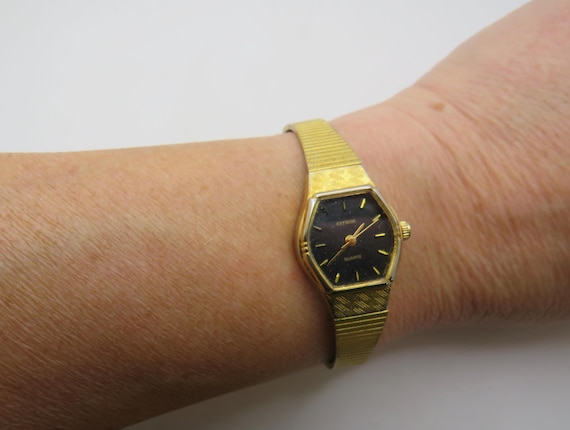 Vintage watch / Citron Quartz womens gold watches /  7.1" wrist / vintage wrist watch / Japan watch / watch / ladies watch (u17)