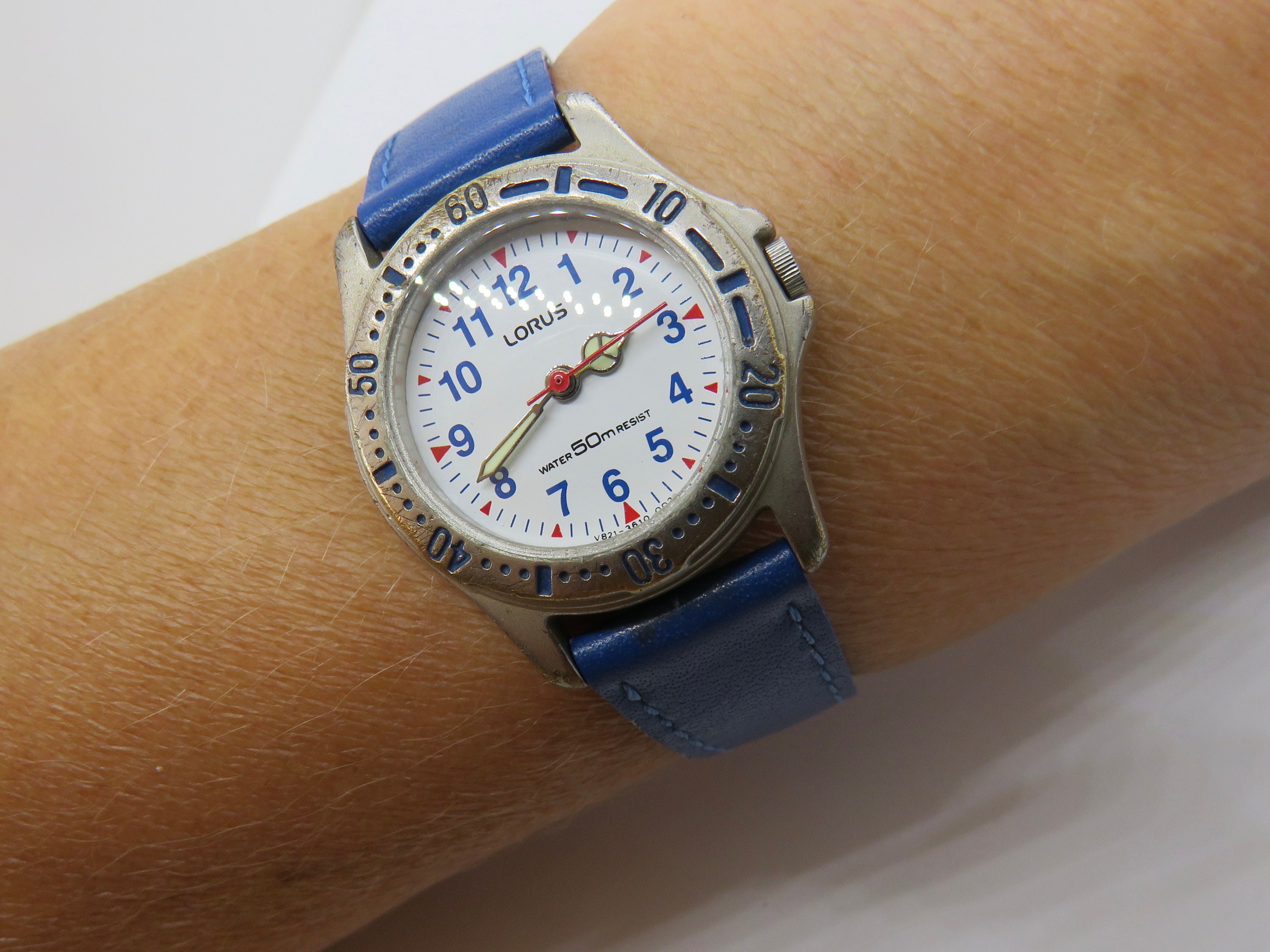 Vintage Watch / Classic Ladies Dive Watch / Lorus Watch / Etsy UK