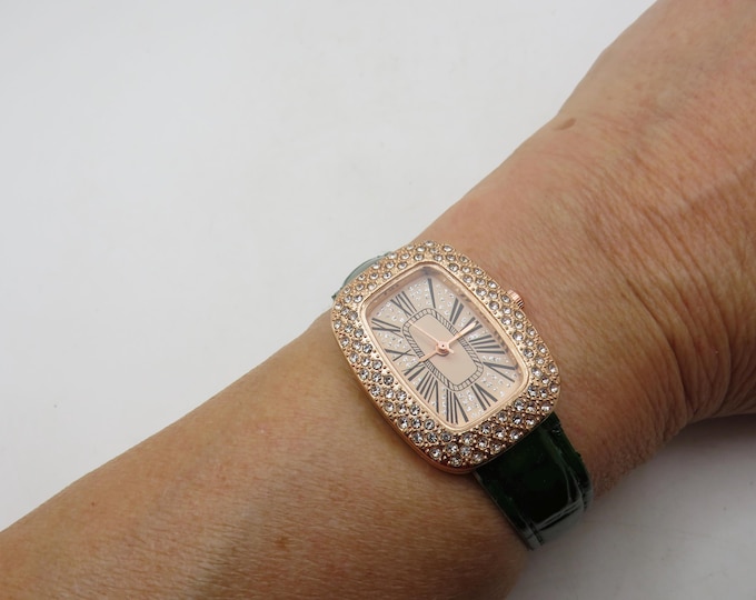 Vintage Rose Gold Watch: diamond Dial, green Face BB11