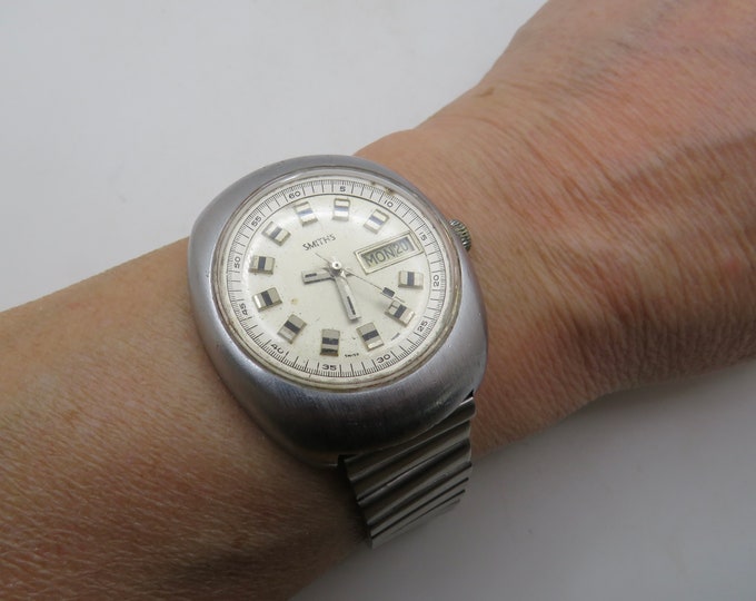 vintage smiths watch / Swiss hand-winding movement / Rare / Winding watch / gents watch gift for him  e9