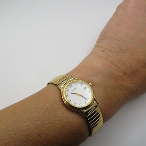 Vintage watch / gold Quartz watch / accurist /  womens Watch / expandable watch / watch / gift for her (i23)