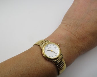 Vintage watch / gold Quartz watch / accurist /  womens Watch / expandable watch / watch / gift for her (i23)