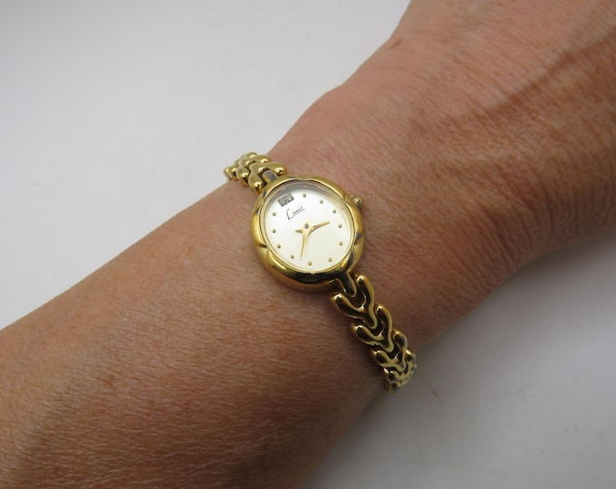 Vintage Ladies Gold Dress Watch - Limit Quartz - 1990s (K28)