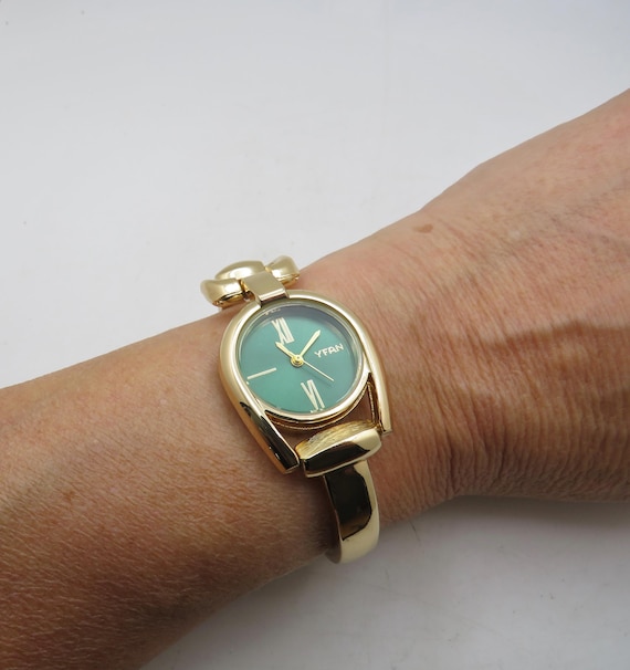 Vintage Green Dial Bracelet Watch: Gold Plated Heart Charm (AA31)