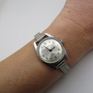 vintage mechanical watch / vintage sekonda watch / retro watch /  expandable bracelet  / womans watch / vintage watch g12