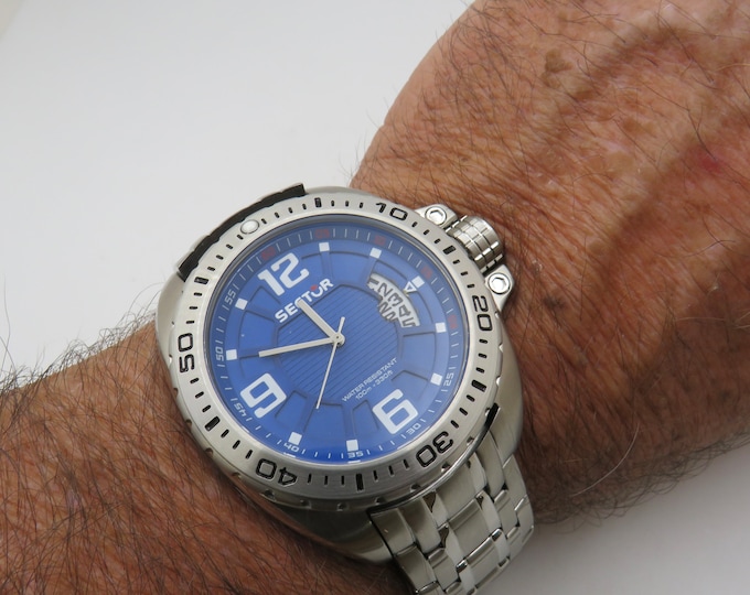 Sports watches / divers watch / Quartz watch / blue dial watch / gents Watch / watch / vintage sport  / watch / mens watch