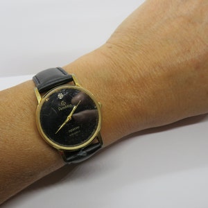 vintage gold diamond watch / Quartz womans watch / vintage wrist watch / Japan watch / vintage Watch / watch  ladies  watch (B14)
