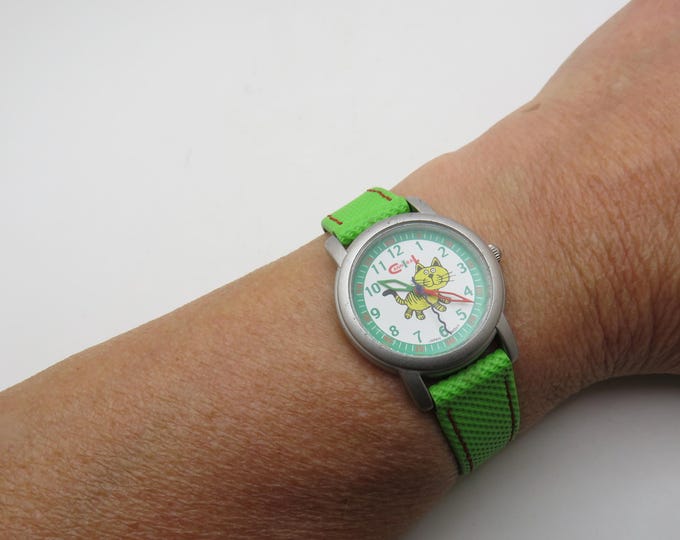 vintage fun watch / Green Watch / Cat lovers watch / quartz watch / Cannibal watch / vintage ladies / watch b19