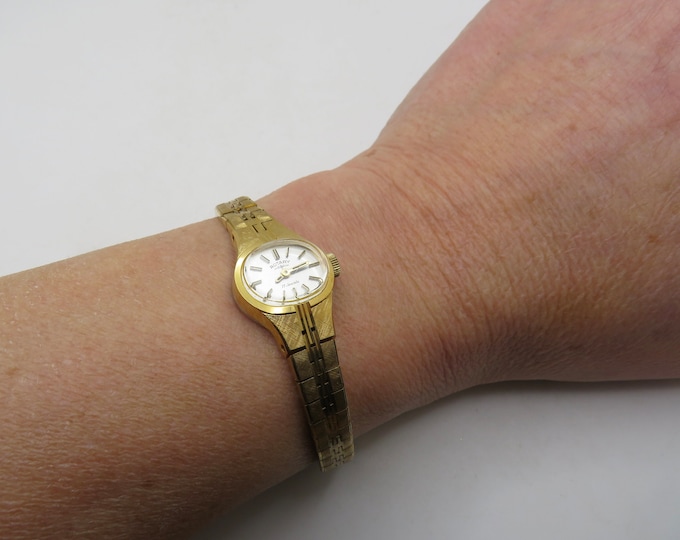 vintage Swiss watch / gift for her / vintage 5.8" wrist watch / mechanical watch / vintage watch / vintage 60s / womans watch (e25)