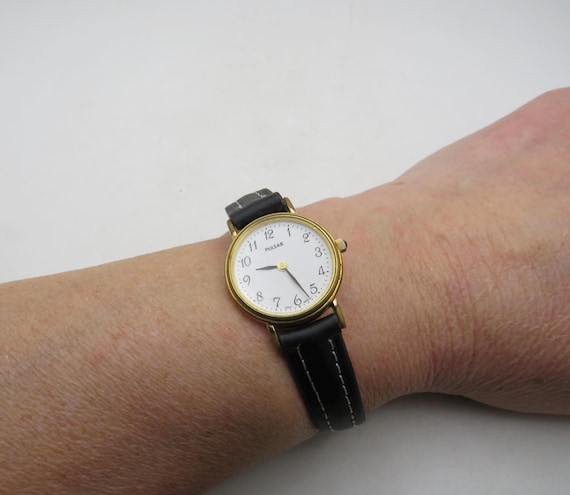 Vintage Pulsar Seiko Ladies Watch: White Dial, Black Leather Strap, Japan Quartz (f27)