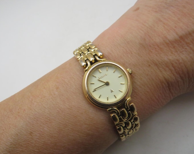Gold Watch / Vintage Accurist  / quartz battery / womans gift / ladies  (J27)