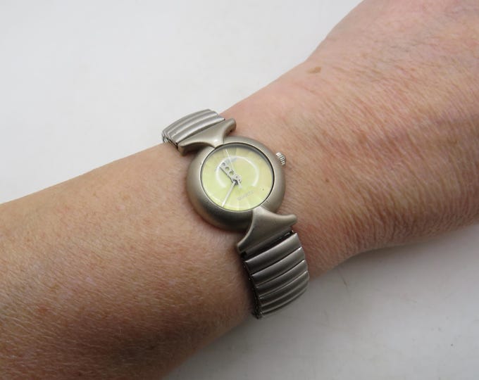 le chat watch expanding wrist (b6)