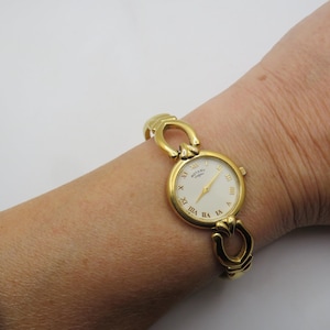 Vintage rotary watch / Dainty Quartz watch /  gold Dress Watch / womens Watch /  Gift for her (w2)