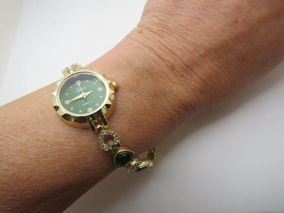 Green Heart Watch: Vintage Gold Plated Bracelet - Yale, AA8