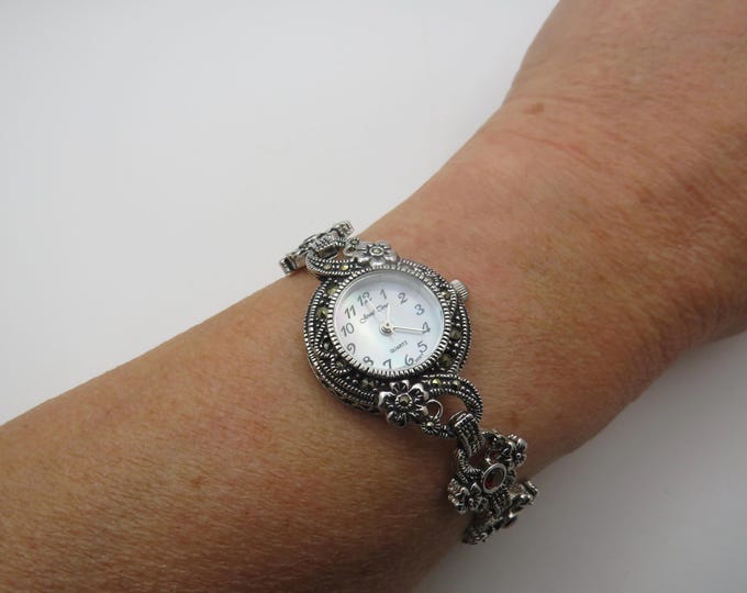Vintage cocktail watch / Quartz watch / sparkle  Artdeco watch / wrist size 7.2" / womens Watch /  Gift for her (w28)
