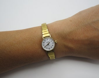 Vintage mechanical watch / womans Gold Watch / ladies Watch / Gift for her Q18