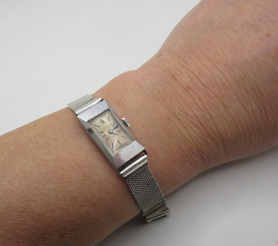 Vintage mechanical watch / woman's Watch /  tank Watch /  Gift for her / old retro watch (k6)