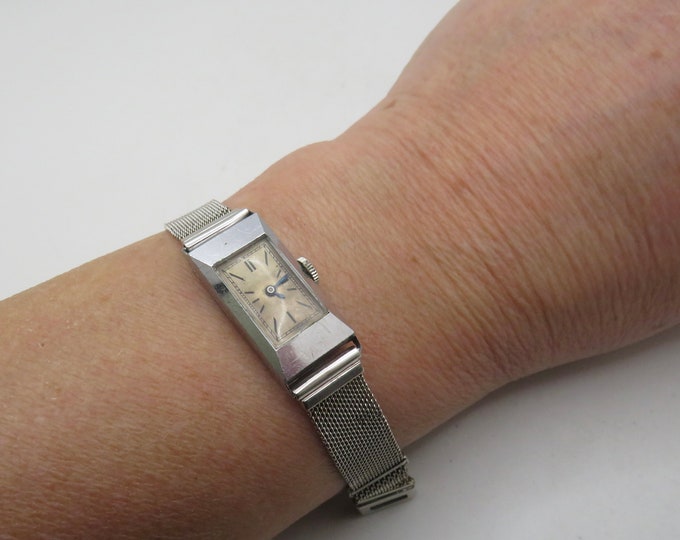 Vintage mechanical watch / woman's Watch /  tank Watch /  Gift for her / old retro watch (k6)