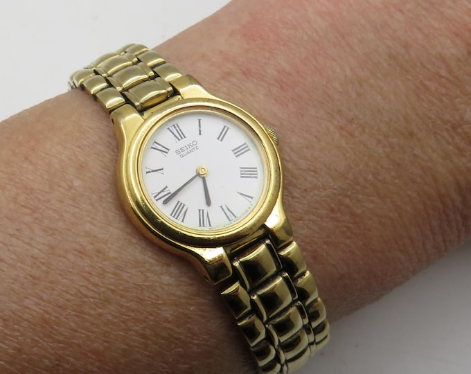 vintage seiko wrist watch / womans gold watch / wrist 7.2" watch / vintage gift / watch / ladies watch (w15)