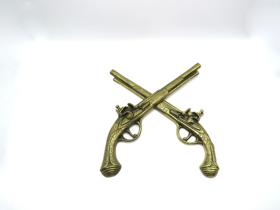 vintage Brass / pistols  / Brass Flintlock / 2x  Pistol Wall Art (RB)
