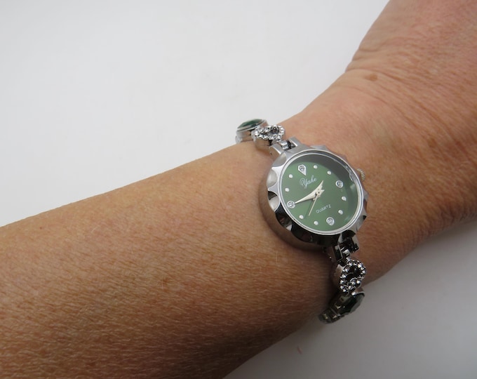 Green Heart Watch: Vintage Yale Bracelet Watch AA7