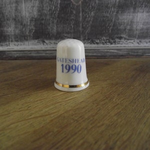Vintage thimbles Gateshead 1990 / victoria jane thimbles / beautiful Fine Bone China / bone china England made / G3