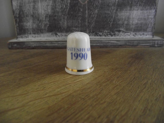 Vintage thimbles Gateshead 1990 / victoria jane thimbles / beautiful Fine Bone China / bone china England made / G3