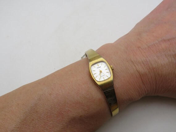 vintage watch / vintage pulsar by seiko wrist watch / womans gold watch / wrist size  6.3" watch / vintage sport  / watch / ladies (N15)