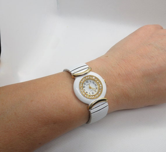 Vintage watch / white and gold Quartz watch / white dial /  womens Watch / expandable watch / diamond / watch / gift for her